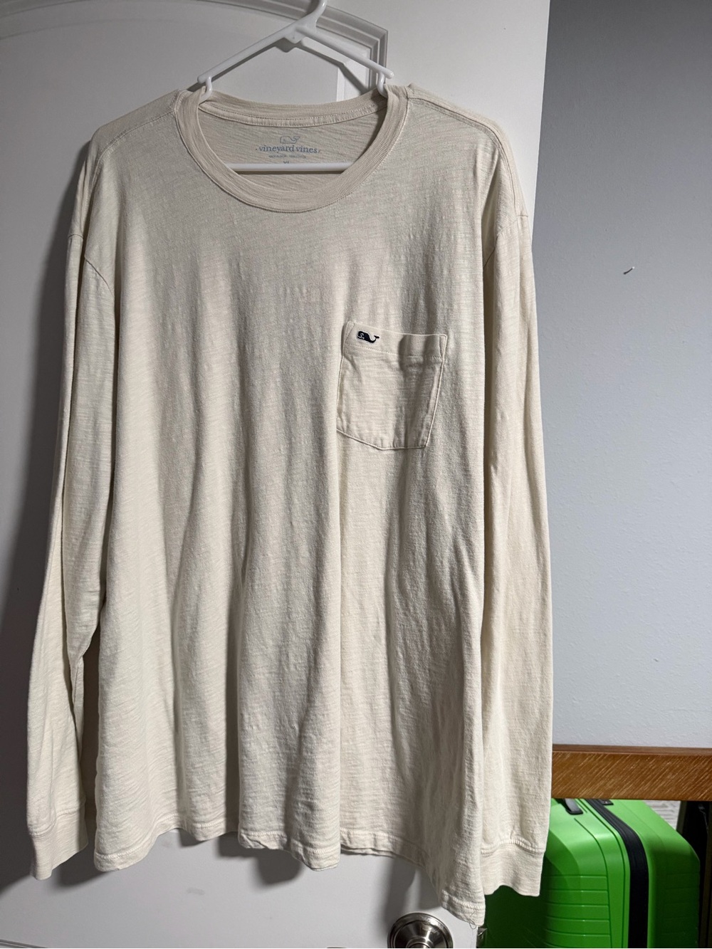 Vineyard Vines Men's Long-Sleeve Pocket Tee in Cream